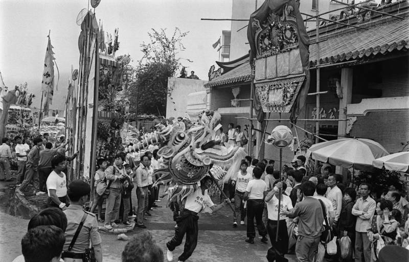 A dragon dance performance in Shau Kei Wan to celebrate the Tam Kung Festival.